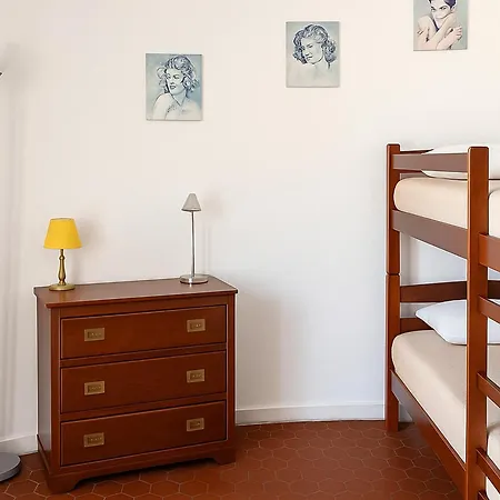 Maison En Bord De Avec Parking Et 2 | - Fr-1-732-79 *