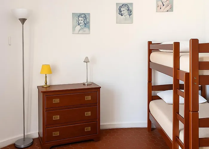Maison En Bord De Avec Parking Et 2 | - Fr-1-732-79 *
